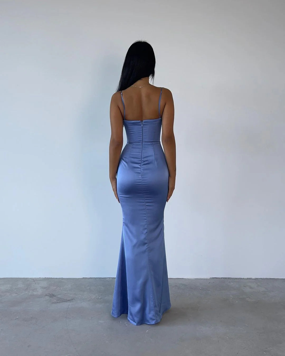 Robe de soirée longue sirène en satin bleu à bretelles spaghetti pour femme